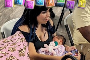 Девушка победила в турнире по Mortal Kombat с младенцем на руках