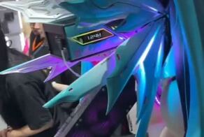 Гений собрал игровой ПК в виде Хатсунэ Мику