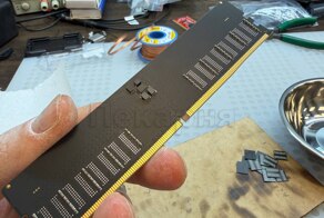 Россиянин собрал себе работающую плашку DDR5 на 32 гигабайта из двух ноутбучных модулей SO-DIMM по 16 ГБ