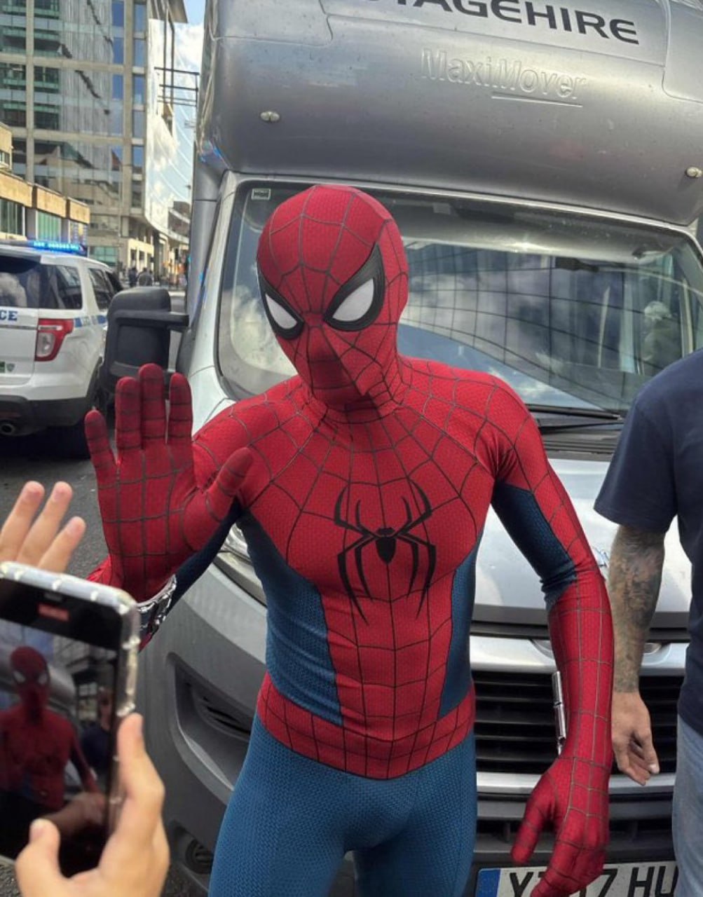 В сеть утекли фотографии со съёмок четвёртого «Человека-паука» с Томом Холландом