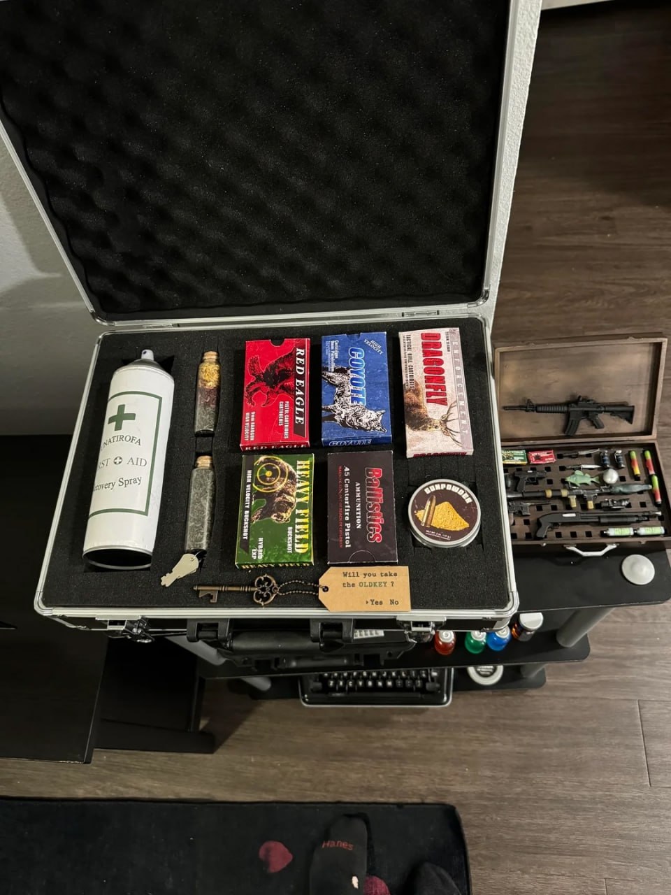 Фанат Resident Evil показал свою комнату, которую собирал и обставлял годами