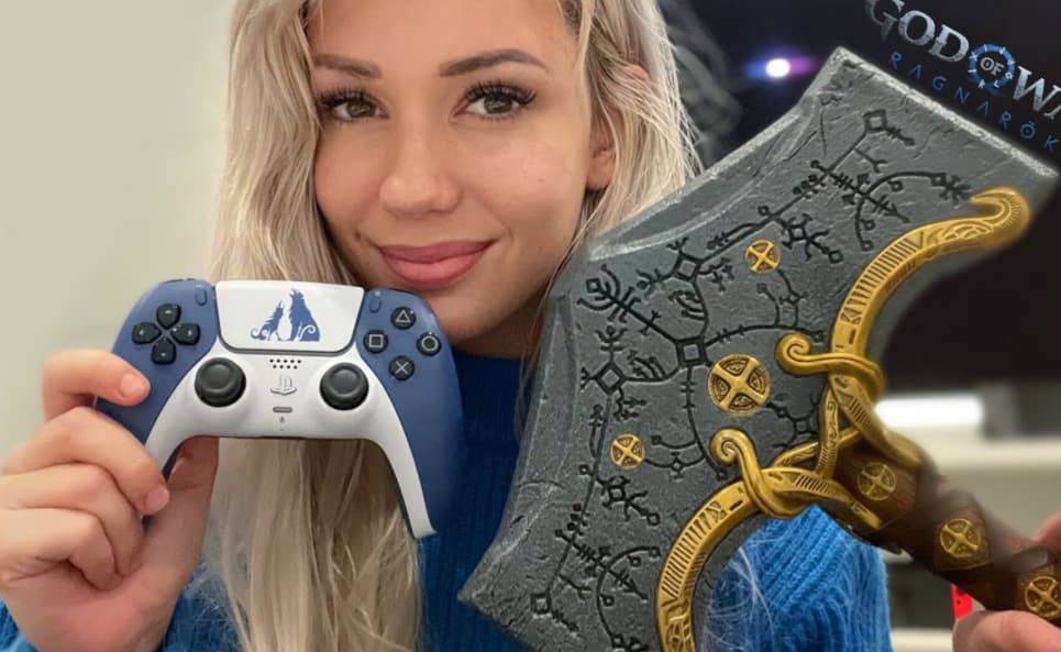 Сценаристка God of War Алана Пирс рассказала, что некоторые студии специально усложняют версии игр для журналистов