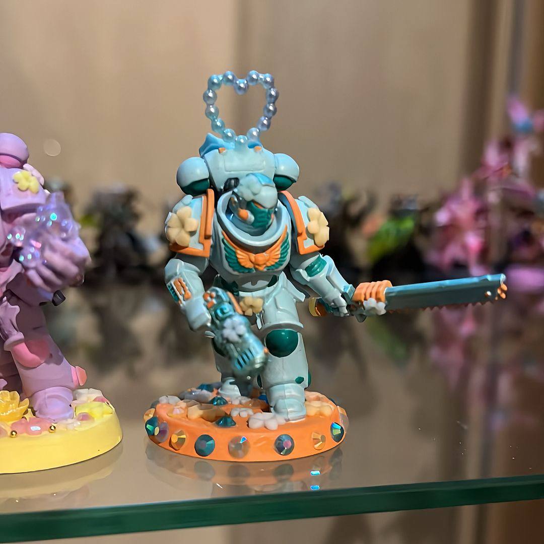 Абсолютно проклято: чувак делает милые версии космодесантников из Warhammer