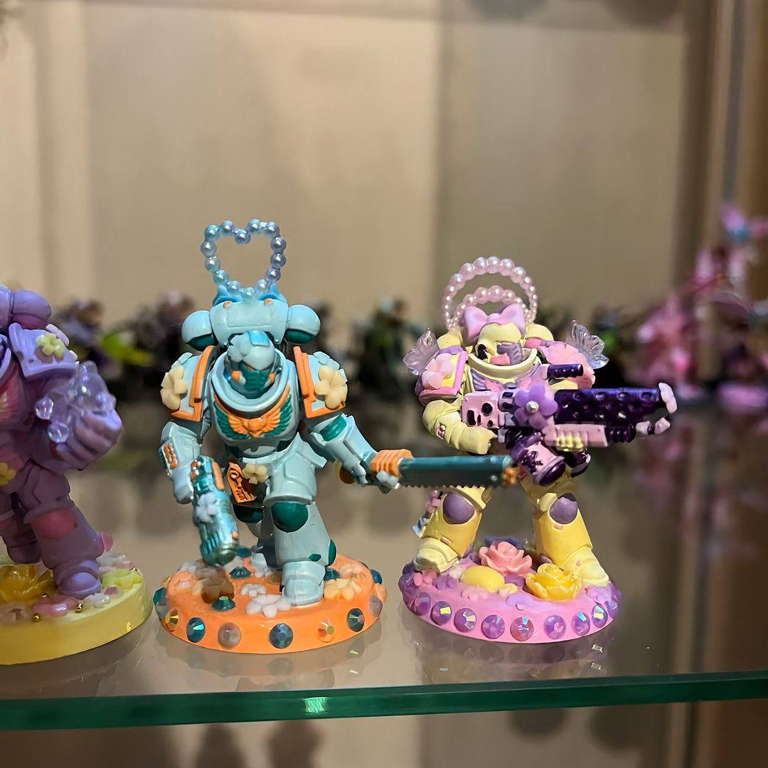 Абсолютно проклято: чувак делает милые версии космодесантников из Warhammer