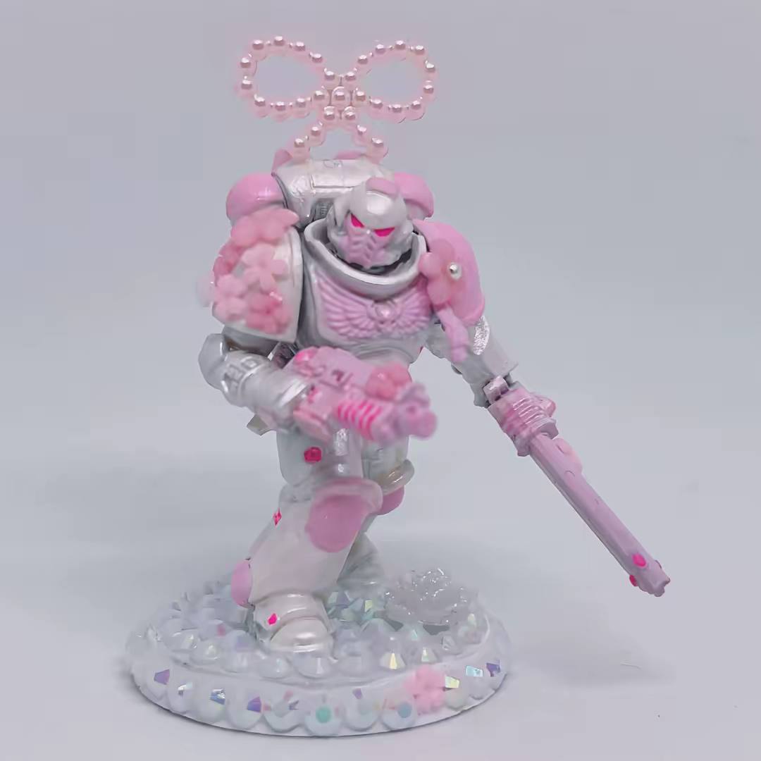 Абсолютно проклято: чувак делает милые версии космодесантников из Warhammer