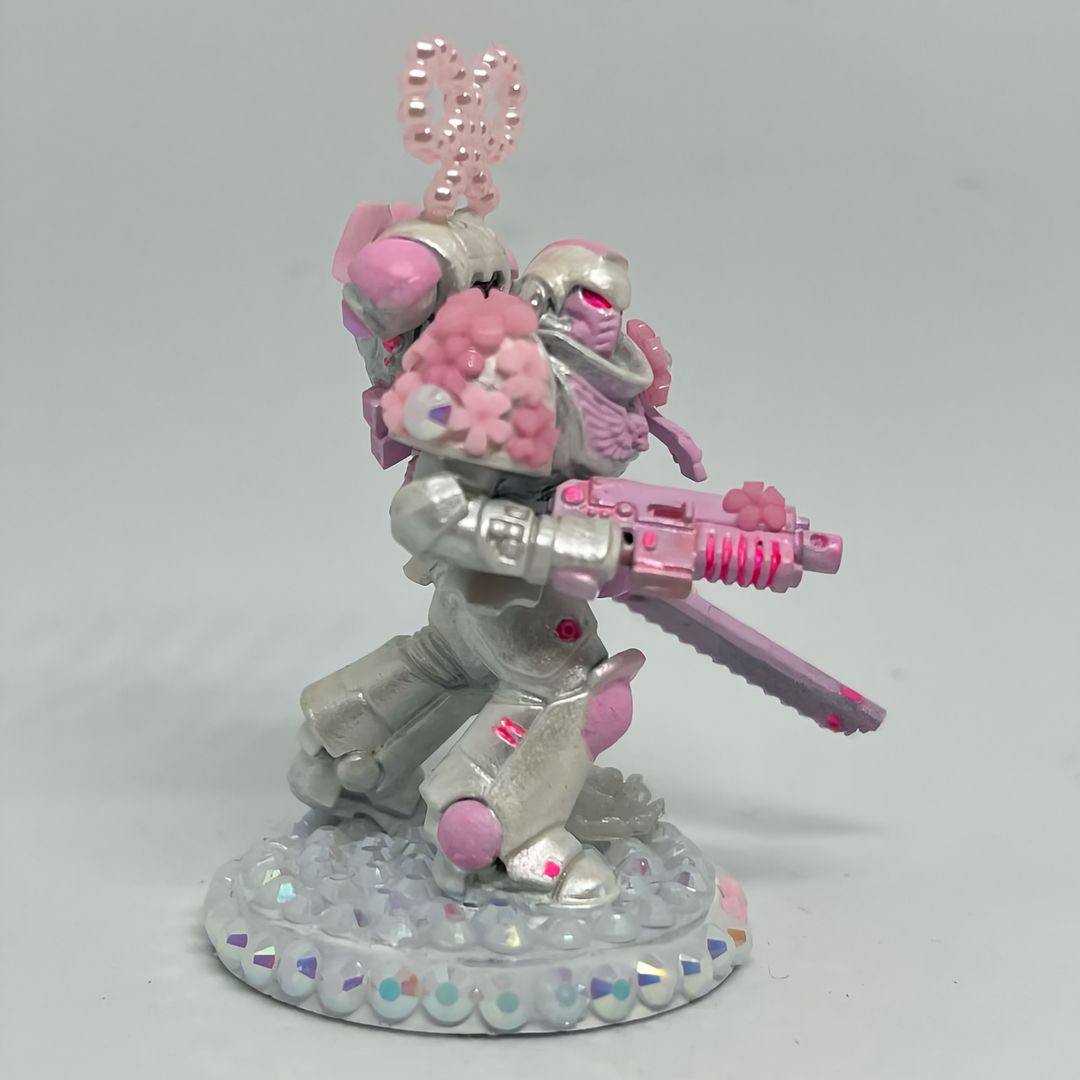 Абсолютно проклято: чувак делает милые версии космодесантников из Warhammer