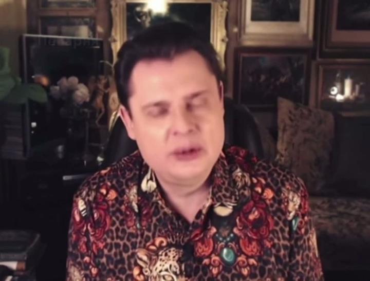 Девочки: постоянно поддерживают друг друга и сопереживают