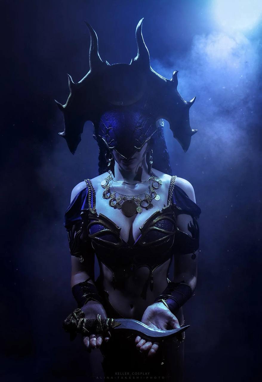 Keller в образе богини Шар из Baldur’s Gate 3