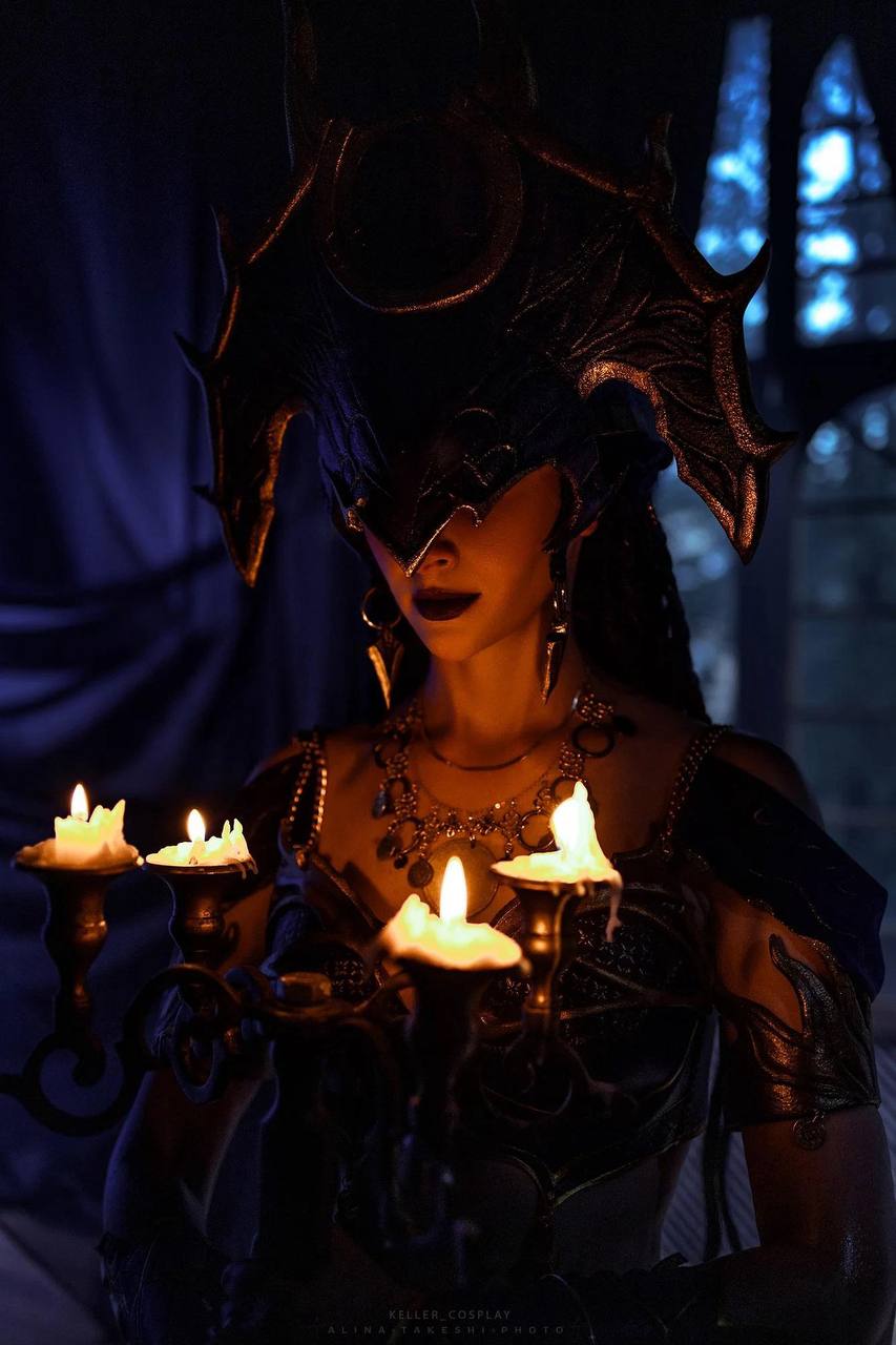 Keller в образе богини Шар из Baldur’s Gate 3